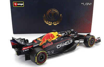 Bburago 1/24 Red Bull Racing 2022 F1-RB18 Verstappen #1 Champion Version